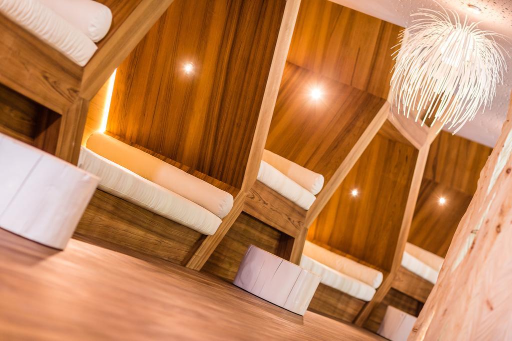 Alpine Luxury Spa Resort Schwarzenstein Лутаго Экстерьер фото